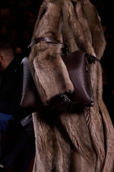 Look 24